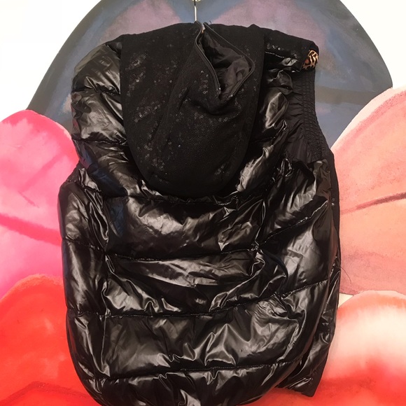 H&M - Sequins Bubble Vest - Picture 2 of 2